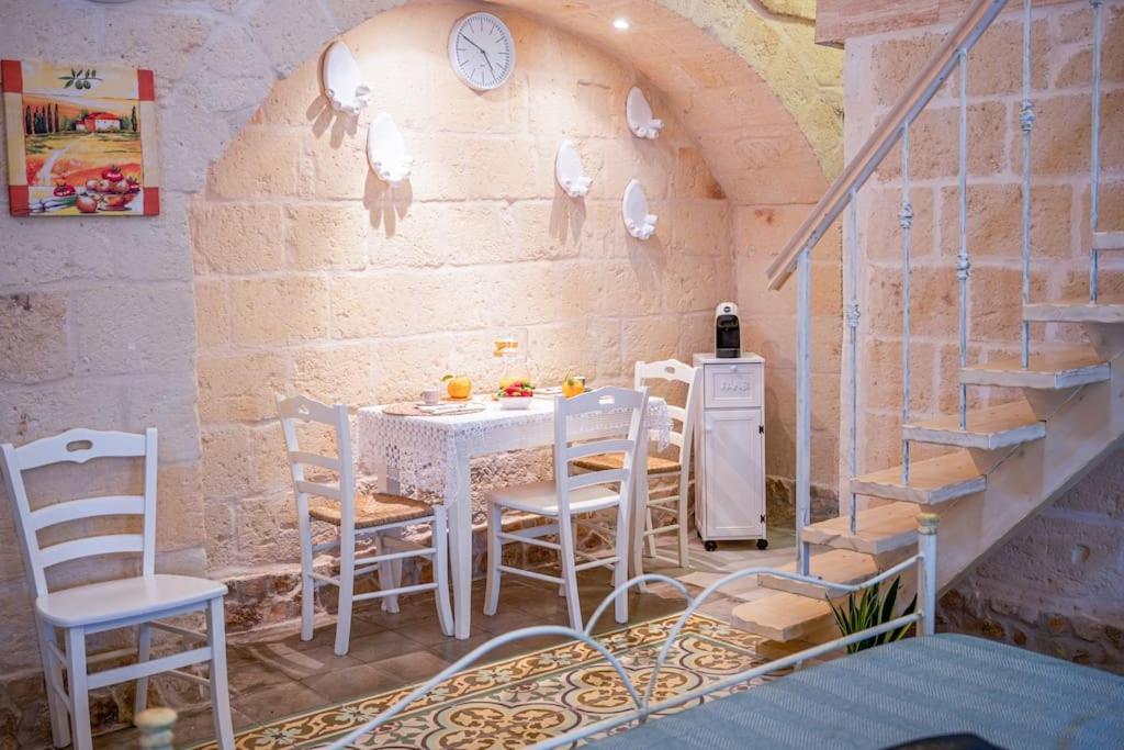 Appartamento Borgo Antico-Centro Storico Casa Ventosa Oria  Esterno foto
